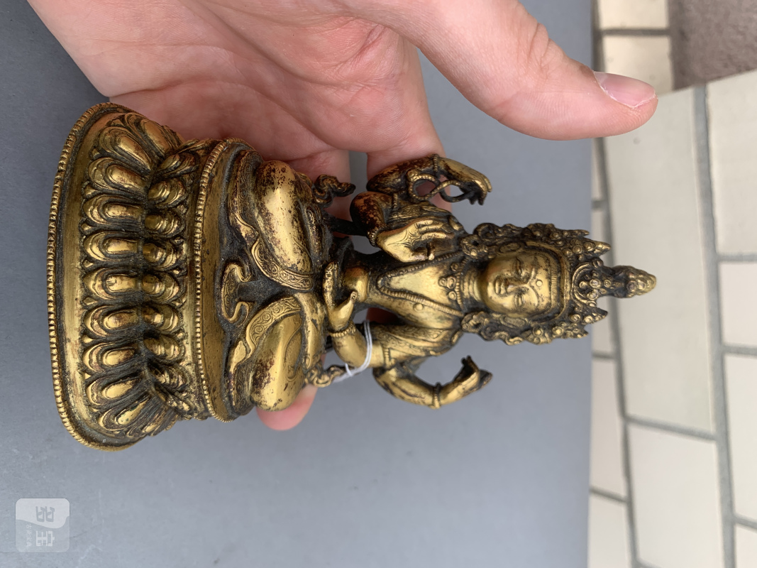A gilt-bronze of a four-armed Bodhisattva - 图6